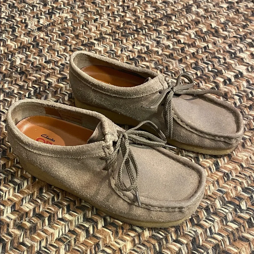 Clarks Women's Taupe Suede Wallabee Ankle Boots